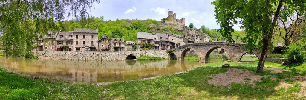 Belcastel panorama.jpg