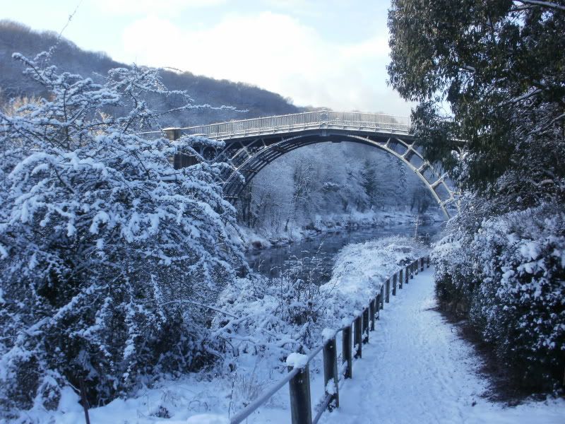 IronbridgesnowChristmaseve2010009.jpg